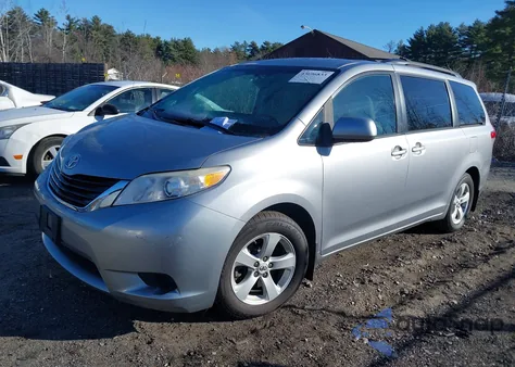 2011 Toyota Sienna Le V6 из США, поврежденный, VIN 5TDKK3DC5BS124015